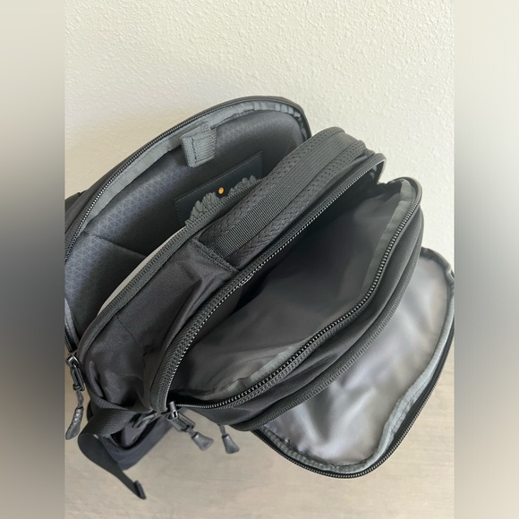 The North Face Unisex RECON MTNF BLACK-NPF
ONE SIZE - Picture 3 of 7